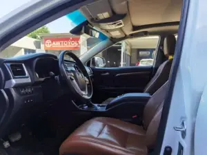 Toyota Highlander thumbnail 9