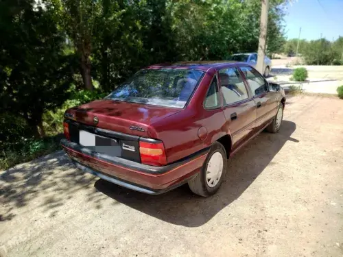 Opel Vectra — 4/6