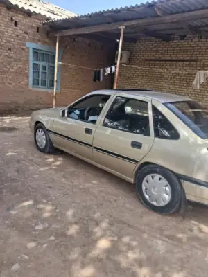 Opel Vectra thumbnail 2
