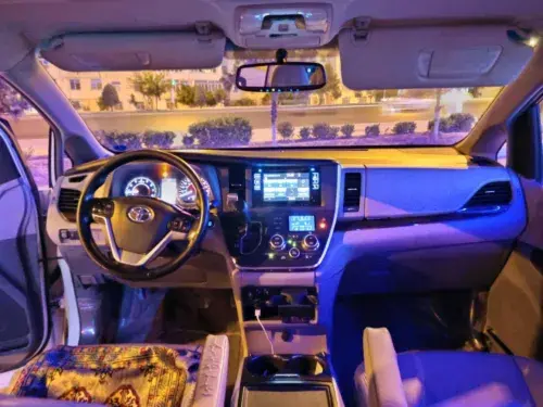 Toyota Sienna — 1/8