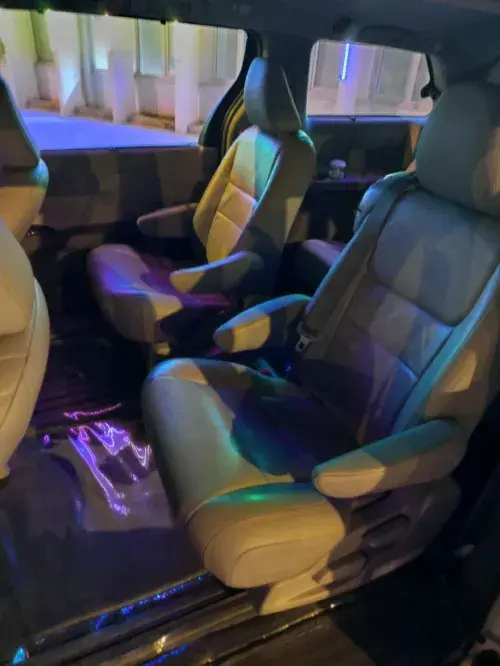 Toyota Sienna — 4/8