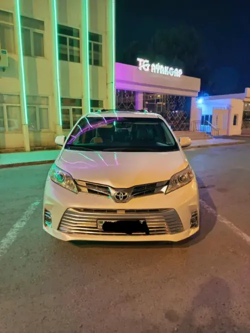 Toyota Sienna — 8/8