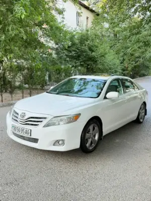 Toyota Camry thumbnail 1