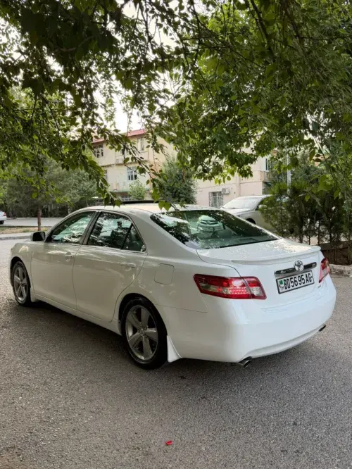 Toyota Camry — 4/11