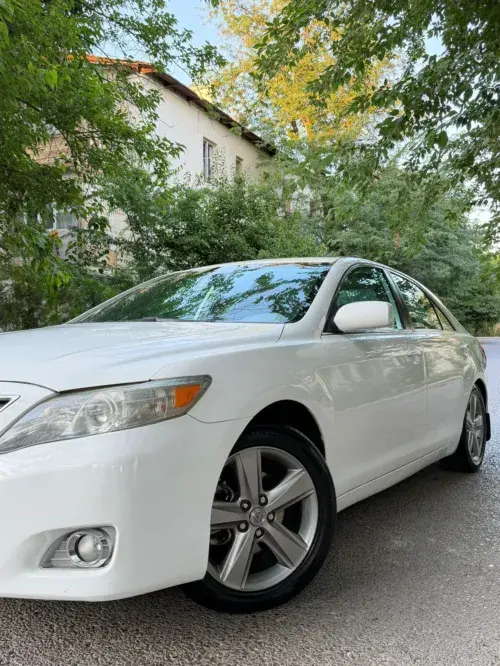Toyota Camry — 8/11