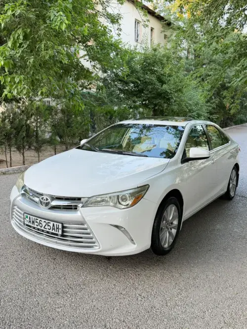 Toyota Camry — 2/10