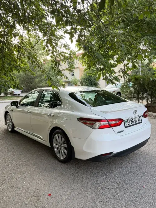 Toyota Camry — 4/9