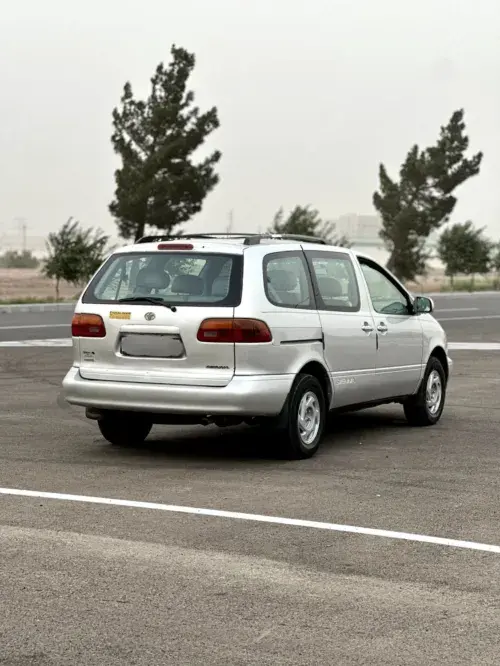 Toyota Sienna — 4/8
