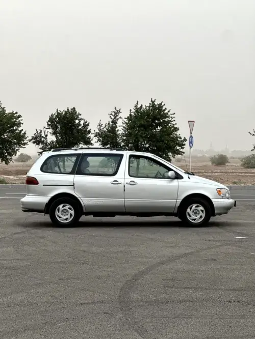 Toyota Sienna — 6/8