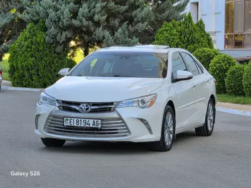 Toyota Camry — 1/9