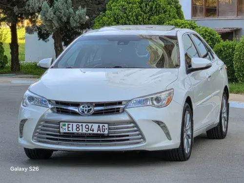 Toyota Camry — 2/9