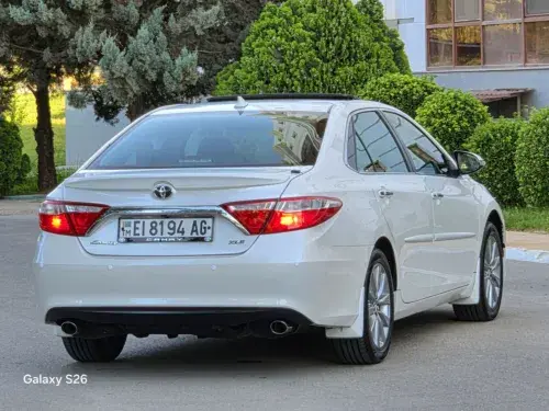 Toyota Camry — 3/9