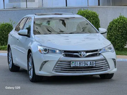 Toyota Camry — 8/9