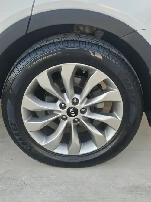 Kia Sorento — 8/9