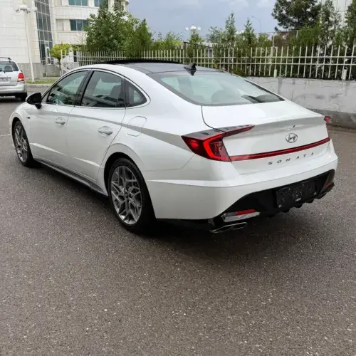 Hyundai Sonata — 3/10