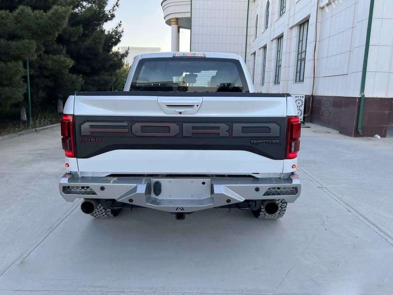 Ford F150 — 3/9