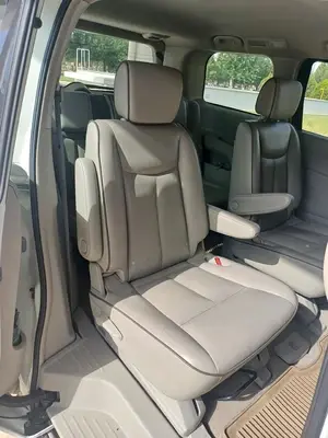 Nissan Quest thumbnail 3