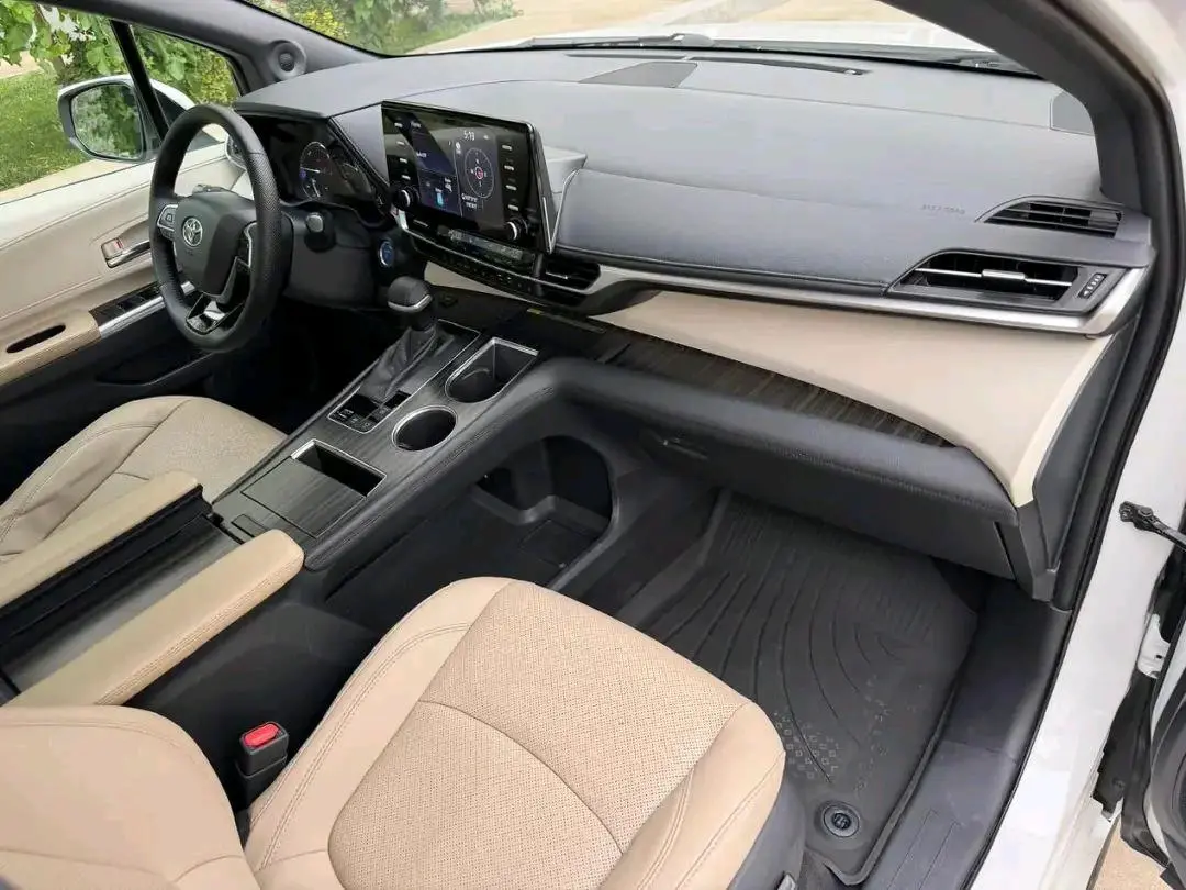 Toyota Sienna — 7/10