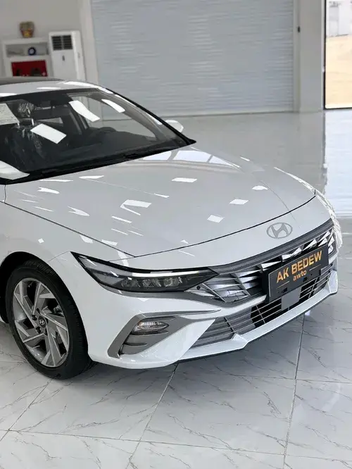 Hyundai Elantra — 2/9