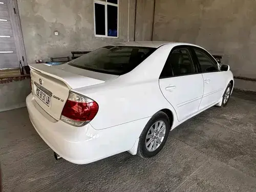 Toyota Camry — 6/10
