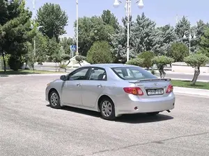 Toyota Corolla thumbnail 4