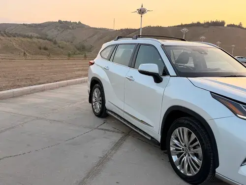 Toyota Highlander — 3/4